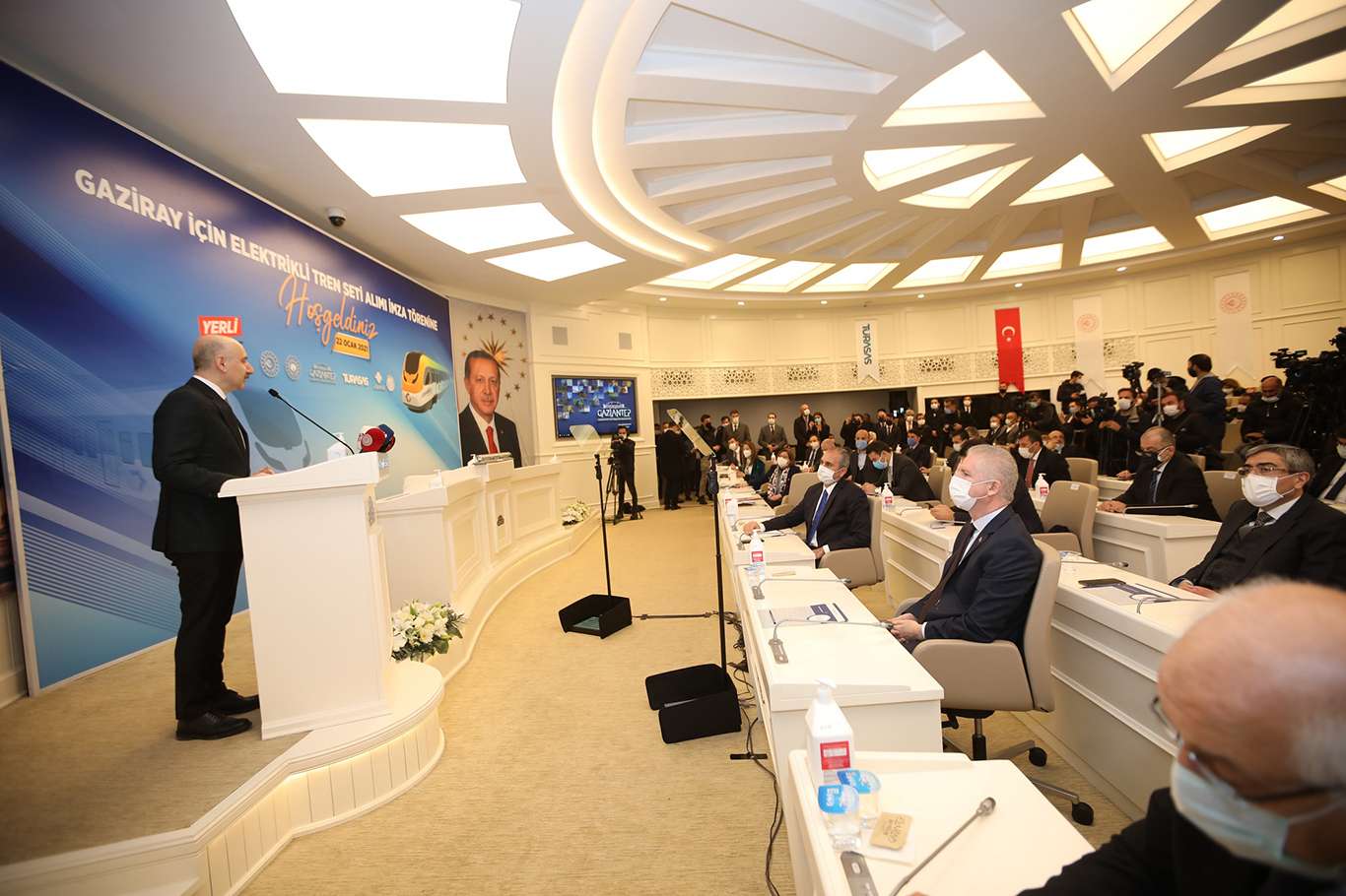 Bakan Karaismailoğlu: Raylı sistem araçlarını Türkiye’de üretmeyi hedefliyoruz Bakan Karaismailoğlu: Raylı sistem araçlarını Türkiye’de üretmeyi hedefliyoruz